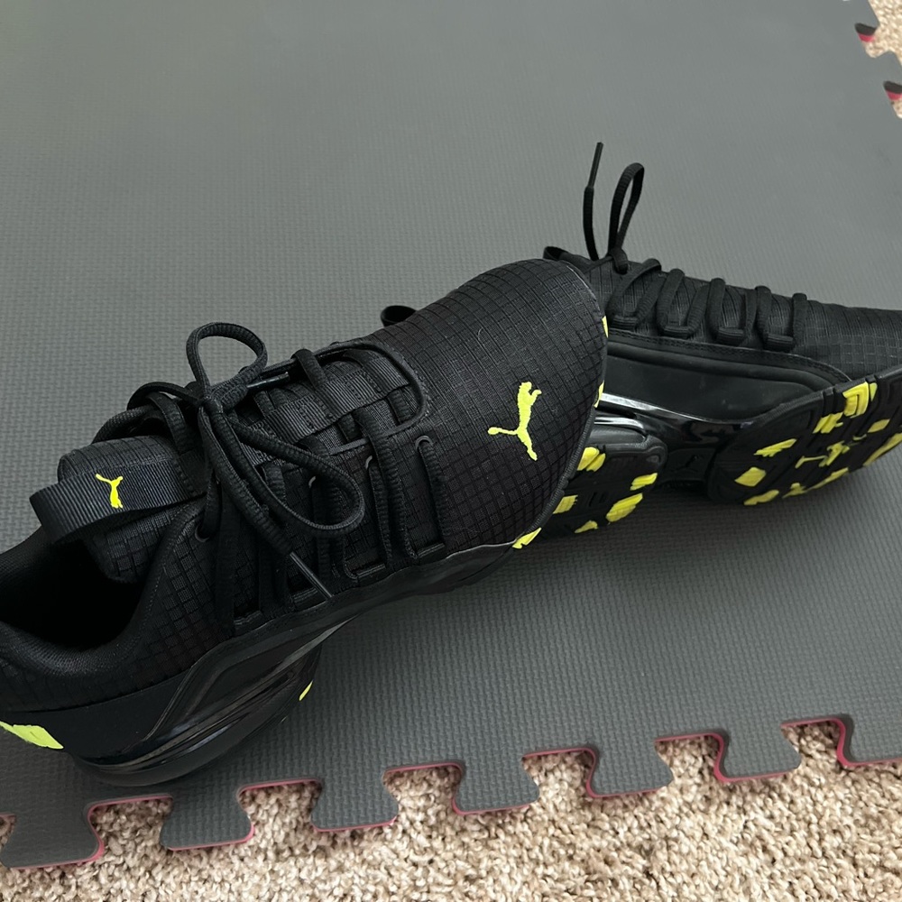 PUMA Axelion Rip Men's Sneakers Black Yellow Alert